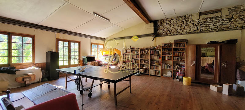 Maison - 350 m² - 10 pièces