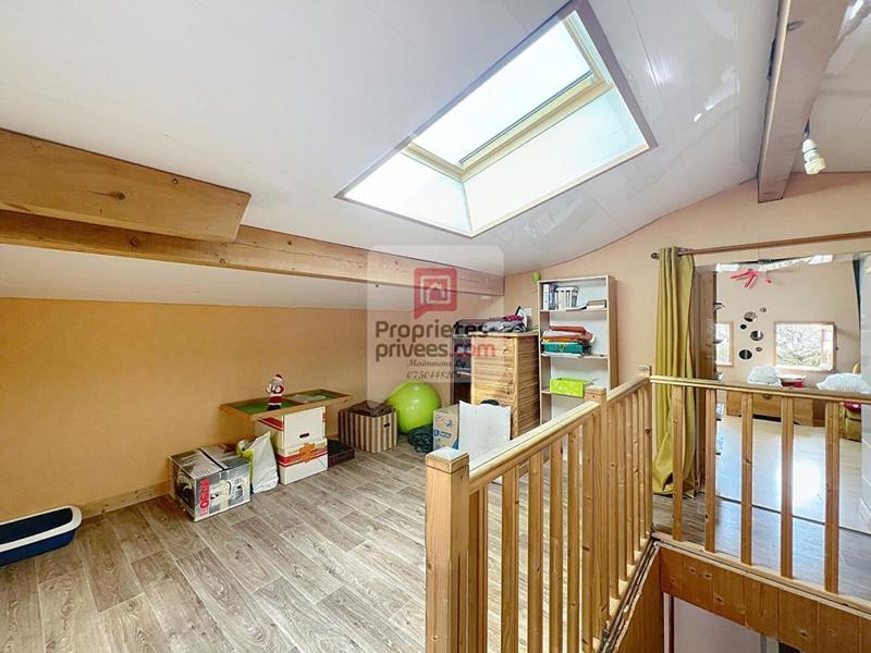 Maison - 227 m² - 9 pièces