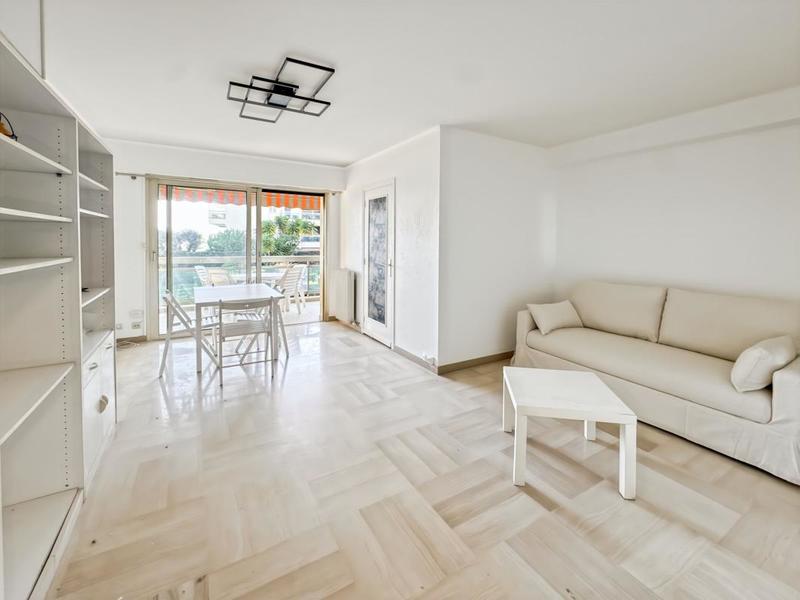 Studio - 30 m² - 1 pièce