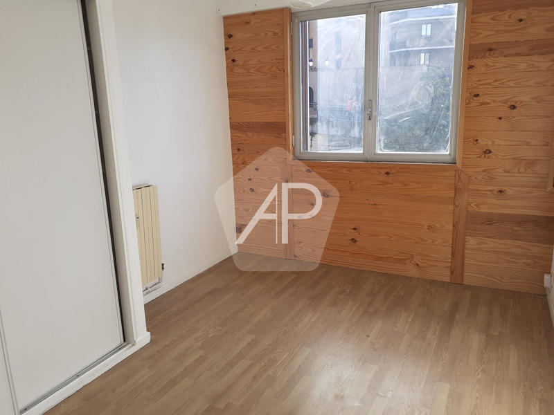 Appartement - 77 m² - 4 pièces