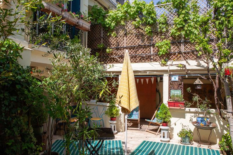 Maison - 180 m² - 9 pièces