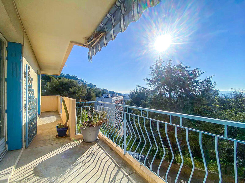 Appartement - 96 m² - 5 pièces