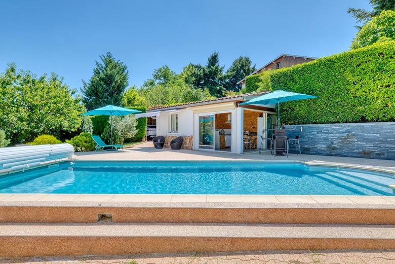 Villa - 200 m² - 9 pièces