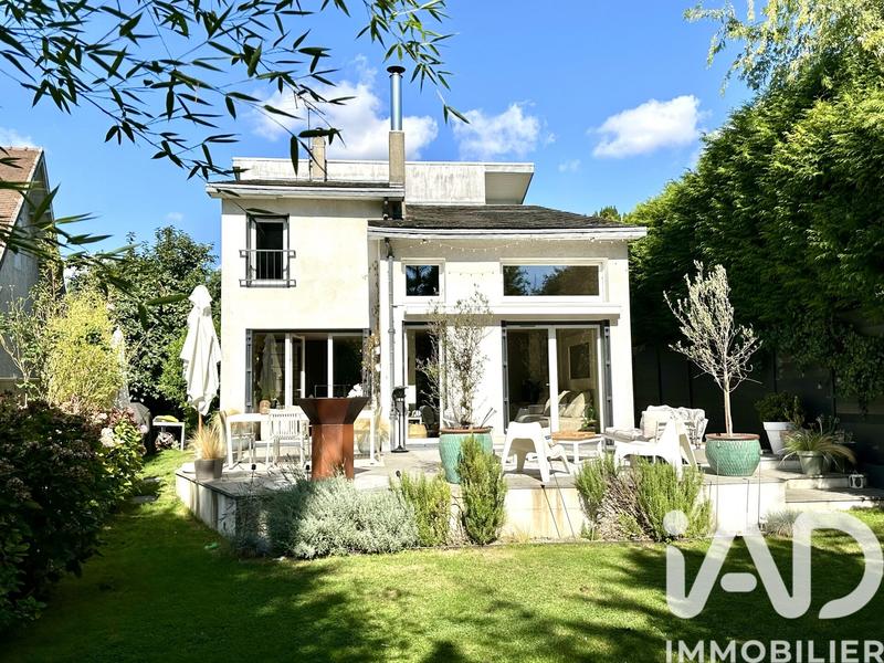 Maison - 200 m² - 6 pièces