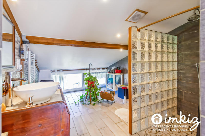 Maison - 305 m² - 6 pièces