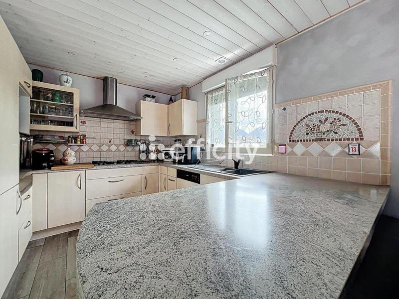 Maison - 180 m² - 5 pièces