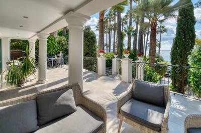 Villa - 221 m² - 7 pièces