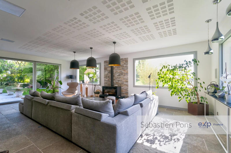 Maison - 269 m² - 9 pièces