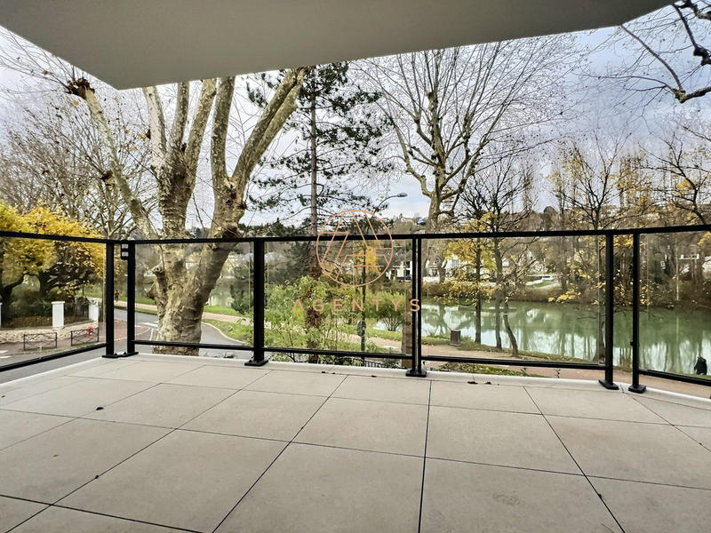 Appartement - 81 m² - 3 pièces