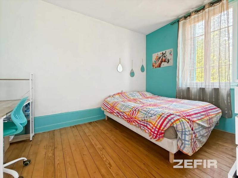 Maison - 149 m² - 9 pièces