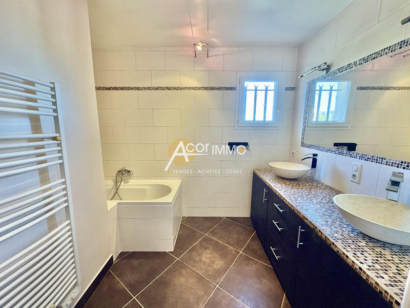 Maison - 112 m² - 4 pièces