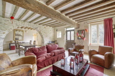 Maison - 280 m² - 11 pièces