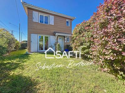 Maison - 90 m² - 4 pièces