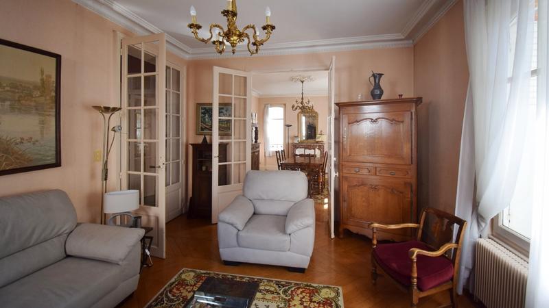 Maison - 214 m² - 9 pièces