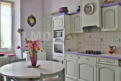 Maison - 254 m² - 10 pièces