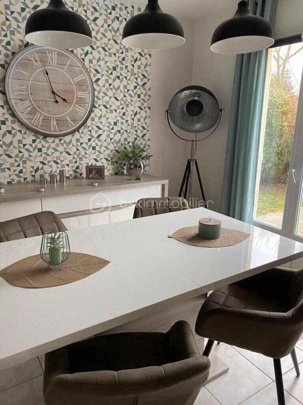 Maison traditionnelle - 93 m² - 6 pièces