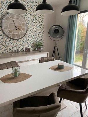 Maison traditionnelle - 93 m² - 6 pièces