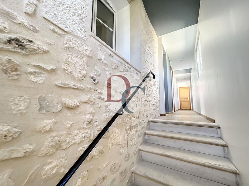 Maison - 316 m² - 11 pièces