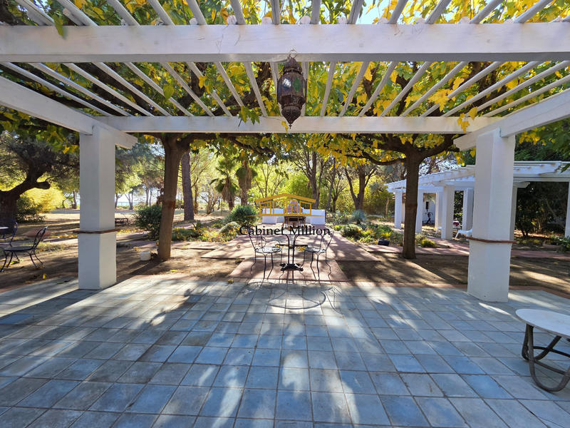 Maison - 200 m² - 6 pièces