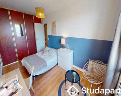 Chambre - 80 m² - 1 pièce