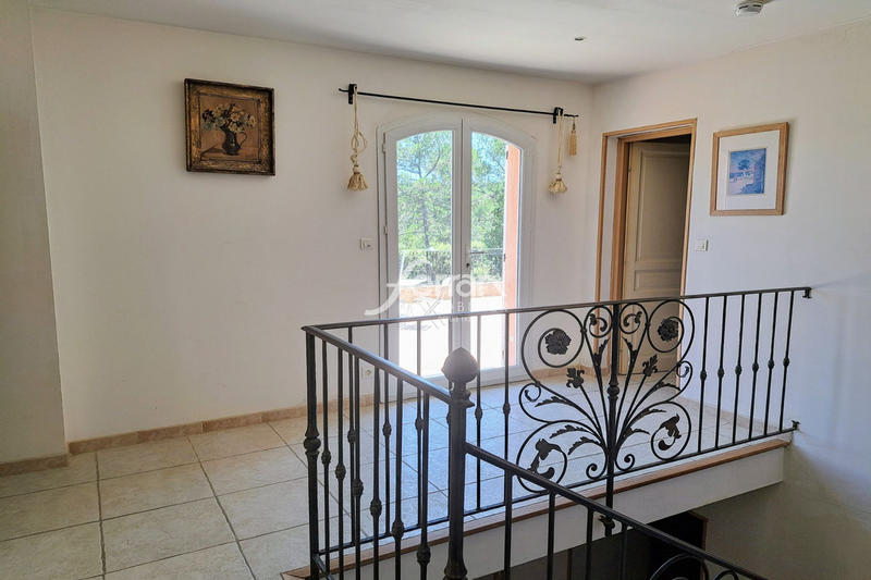 Maison - 220 m² - 7 pièces
