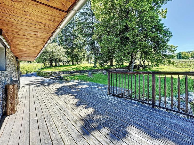 Maison - 202 m² - 7 pièces