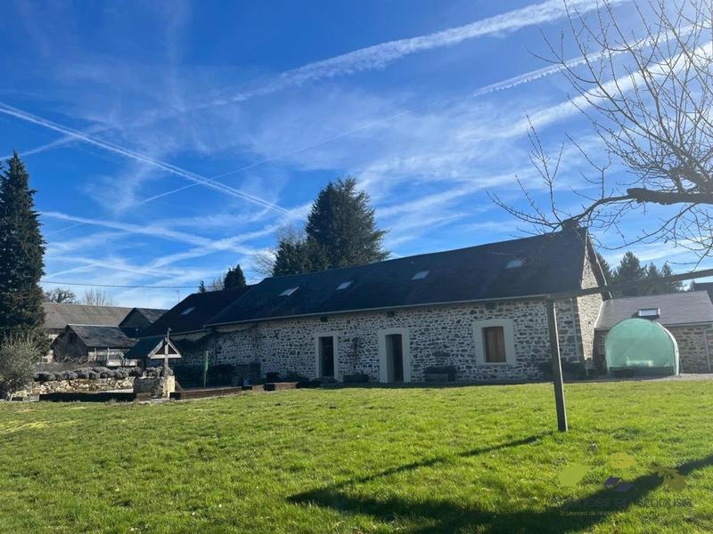 Propriété - 195 m² - 6 pièces