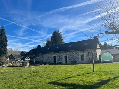 Propriété - 195 m² - 6 pièces