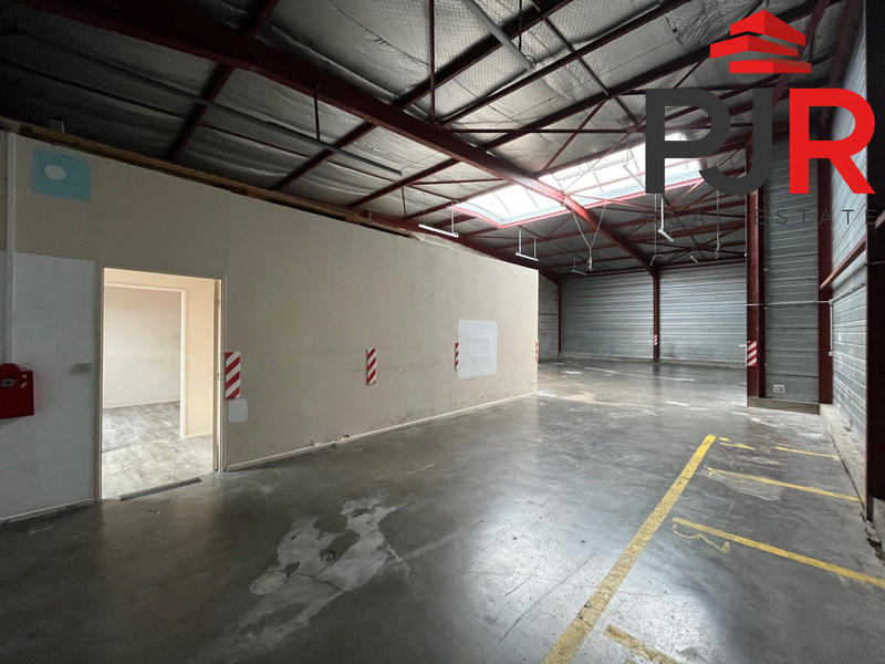 Local d'activités - 198 m²