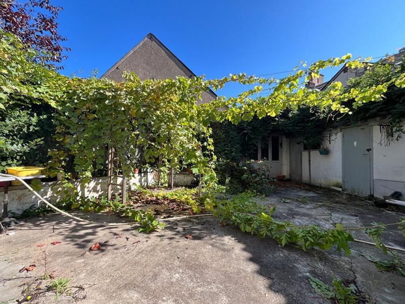 Maison - 224 m² - 11 pièces