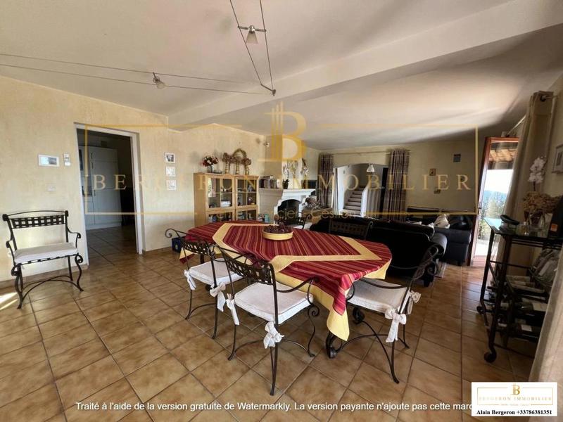 Villa - 194 m² - 5 pièces