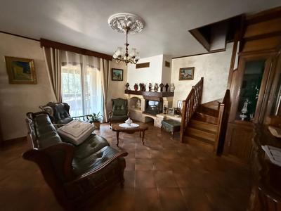 Maison - 320 m² - 5 pièces