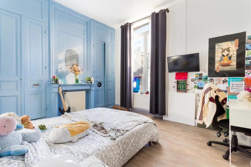 Maison - 227 m² - 9 pièces