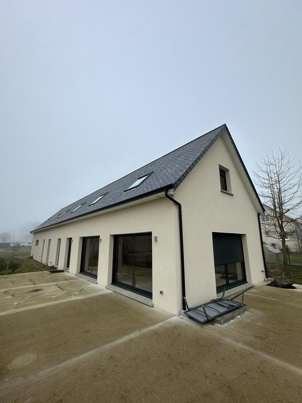 Maison traditionnelle - 340 m² - 5 pièces