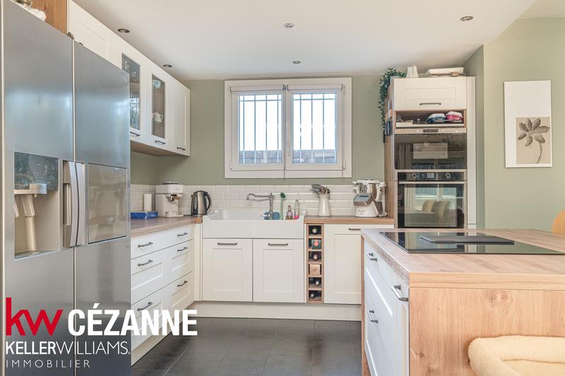 Maison - 90 m² - 5 pièces