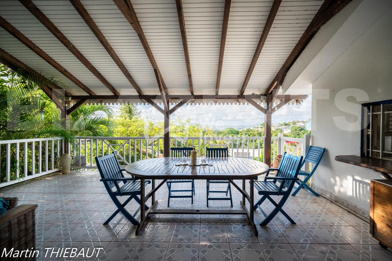 Maison - 260 m² - 12 pièces