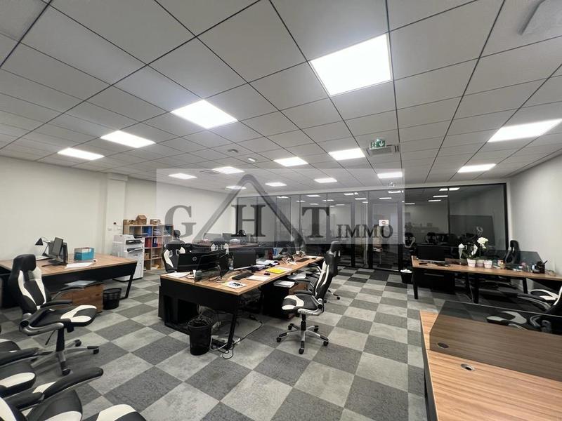 Entrepôt - 1 324 m²