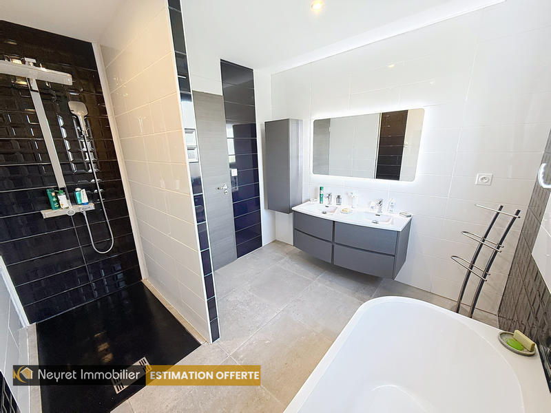 Maison - 160 m² - 6 pièces