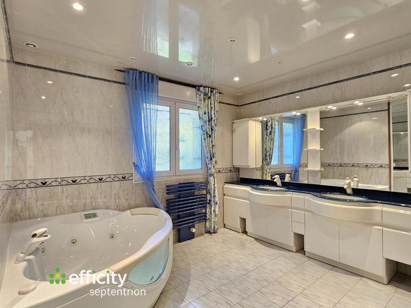 Maison - 290 m² - 7 pièces