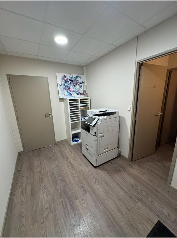 Bureau - 45 m² - 4 pièces