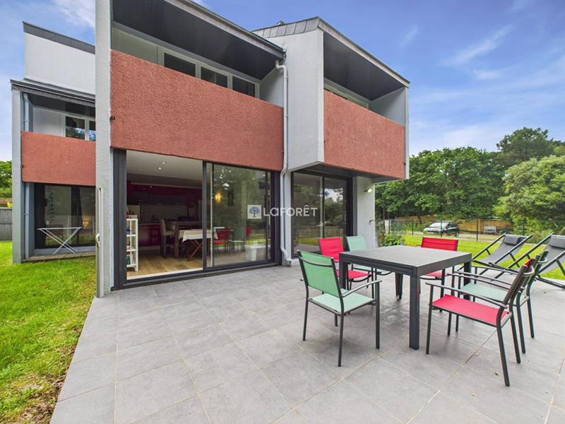 Maison - 130 m² - 8 pièces