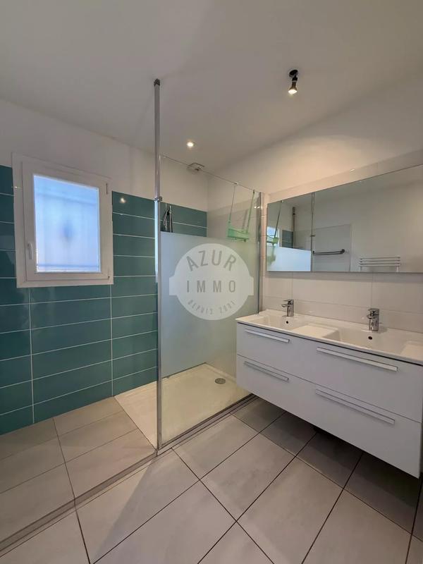 Maison - 197 m² - 7 pièces