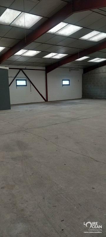 Entrepôt - 390 m²