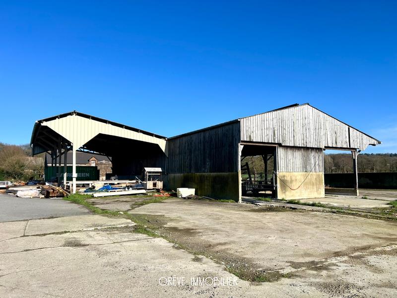 Maison - 200 m² - 2 pièces