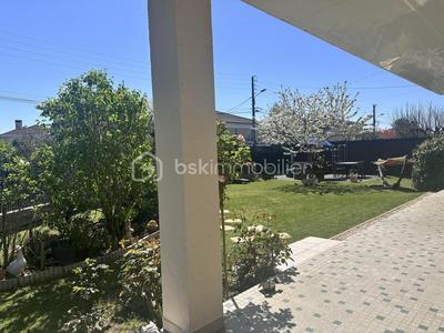 Maison - 199 m² - 9 pièces