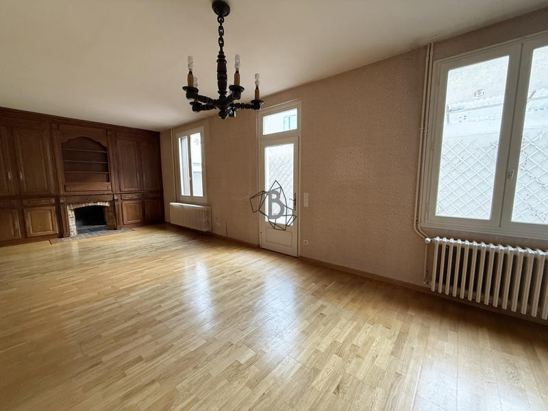 Maison - 166 m² - 6 pièces