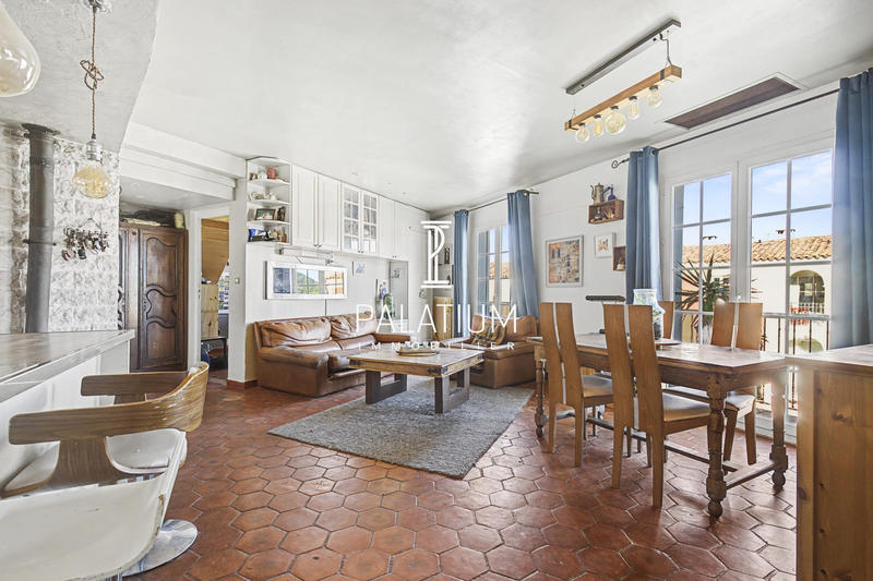 Appartement - 81 m² - 5 pièces