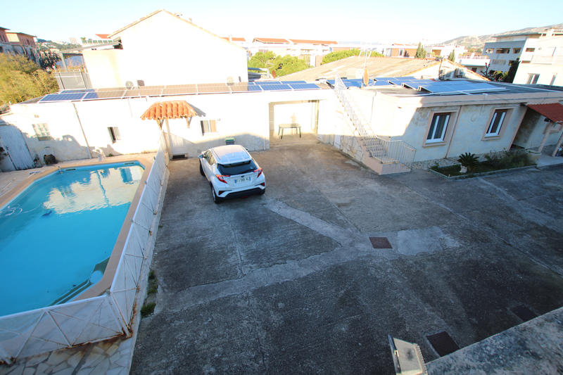 Maison - 230 m² - 9 pièces