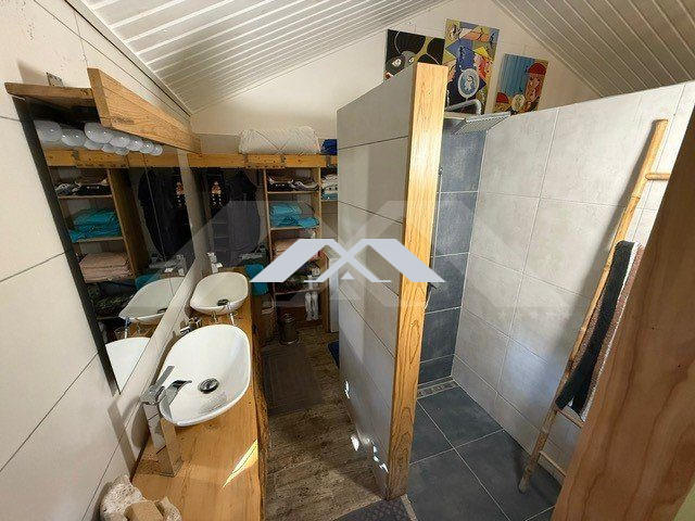 Maison - 200 m² - 5 pièces