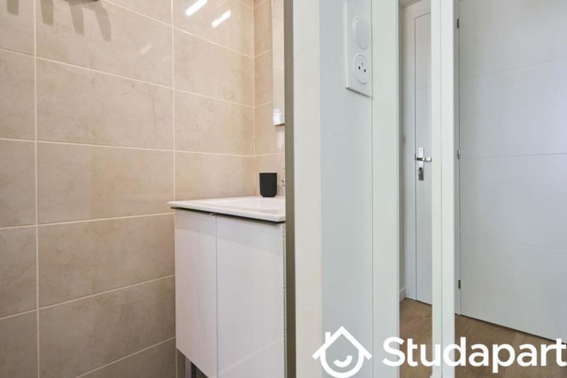 Chambre - 11 m² - 1 pièce